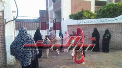 بالصور.. 2097 مدرسة تستقبل 703 آلاف طالب في أول أيام الدراسة بكفر الشيخ