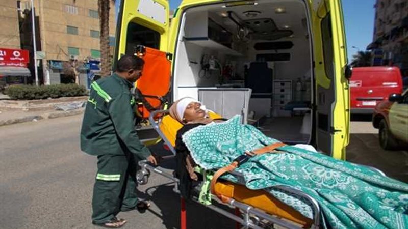 إصابة 7 أشخاص فى