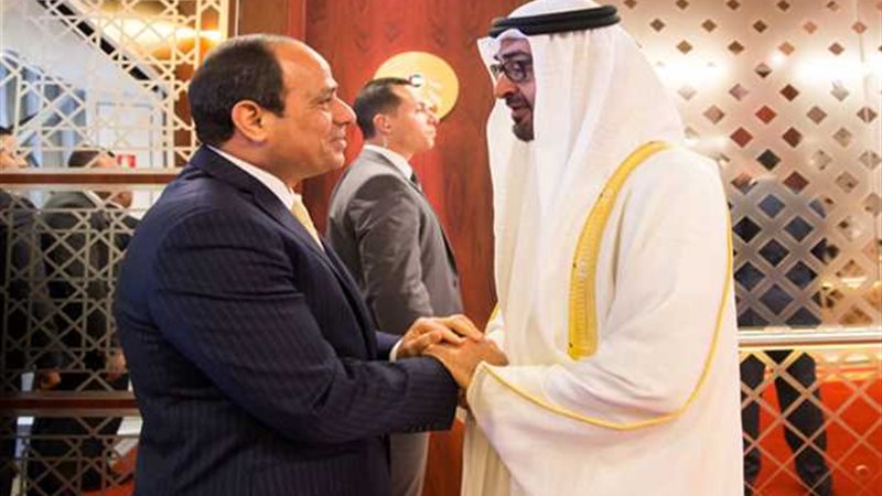 الإماراتيون يعبرون