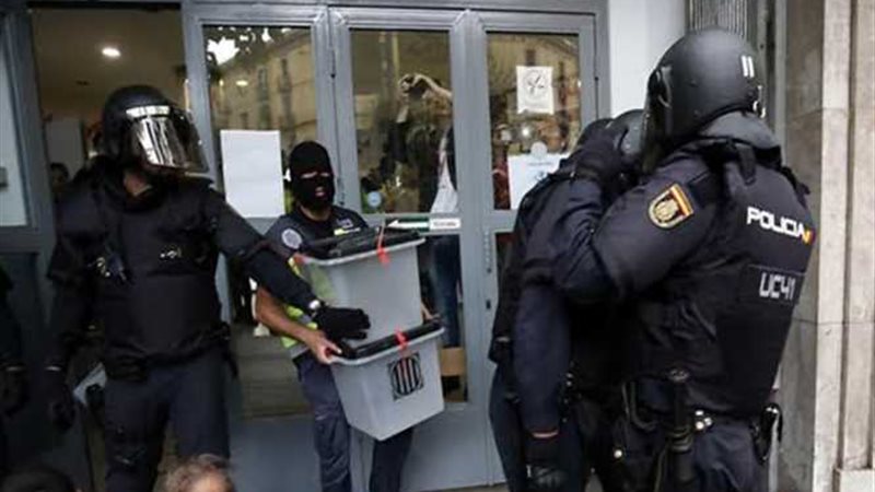 «الحجارة وزجاجات