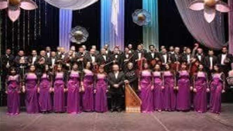 احتفالًا بعيد أكتوبر