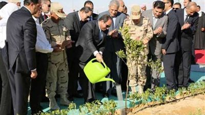 الرئيس السيسي يفتتح المرحلة الأولي من مشروع الـ 1.5 مليون فدان بالفرافرة