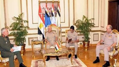 وزير الدفاع يناقش مع رئيس اللجنة العسكرية بالاتحاد الأوروبي جهود مقاومة الإرهاب