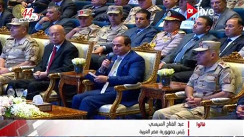 السيسي لمبدعة كفيفة: