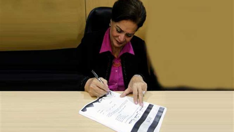 محافظ البحيرة توقع