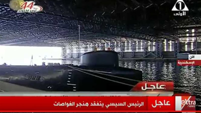 السيسى يتفقد طاقم