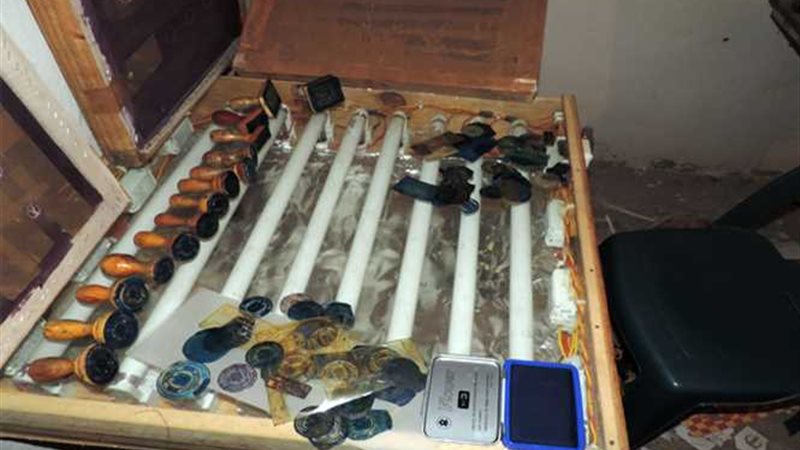 تزوير العملات والأختام