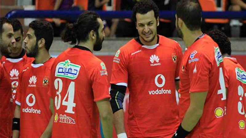 يد الأهلي يخوض مرانا