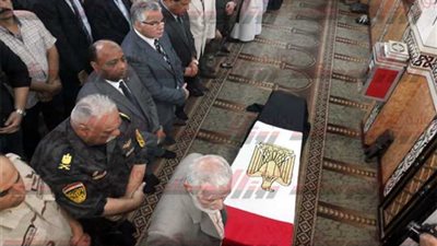 بالصور .. الأهالى يهتفون في جنازة الشهيد إسلام مشهور: 