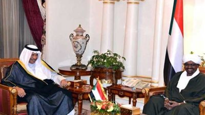 الرئيس السوداني يستقبل رئيس الوزراء الكويتي