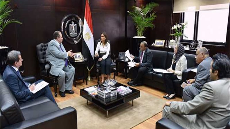 سحر نصر تبحث مع السفير