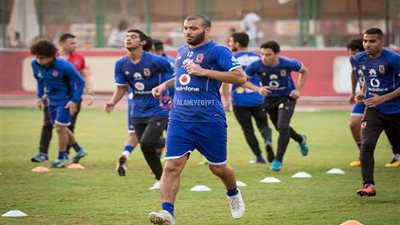 الأهلي يستعد على الملعب الرئيسي ببرج العرب للقاء الوداد