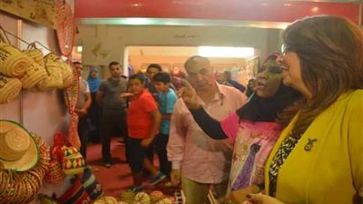 إقبال كبير من الجمهور على معرض ديارنا بمحافظة المنيا