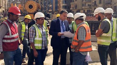 بالصور.. وزير النقل في جولة مفاجئة لمتابعة تنفيذ محطة جمال عبدالناصر بالخط الثالث للمترو