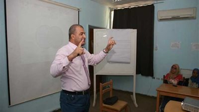 بالصور.. القيادة والإبداع الإداري في دورة تدريبية بجامعة جنوب الوادي