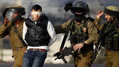 اعتقال سيدة و4 مقدسيين بزعم قرب بيوتهم من الجدار الفاصل الإسرائيلي