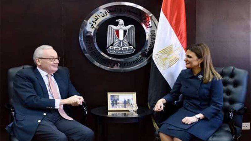 سحر نصر تبحث مع سفير