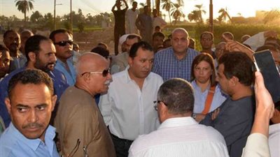 محافظ الأقصر ووفد مؤسسة هيرميس يتفقدون مشروعات تطوير نجع الفوال بأسنا