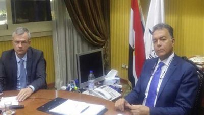 بالصور.. وزير النقل يبحث تطوير منظومة النقل النهري مع وفد هولندي