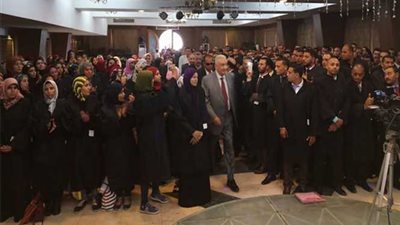 توافد المحامين الجدد لحلف اليمين القانونية أمام عاشور