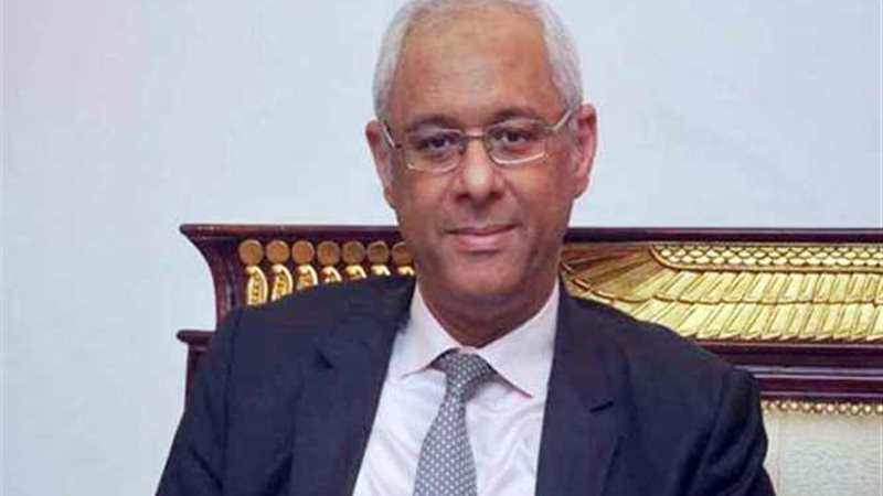 بعد انتهاء فترة عمله..
