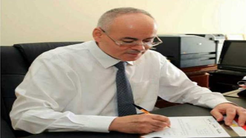 محمد الهواري يوقع