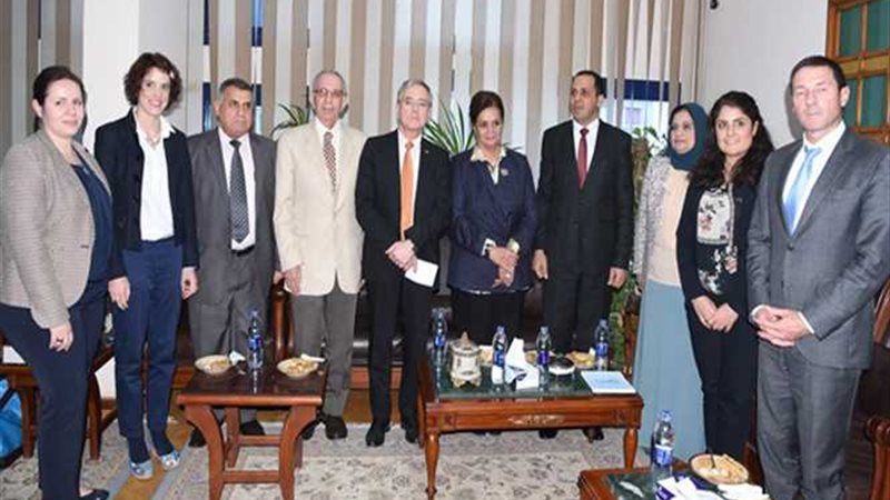 بالصور.. زيارة السفير