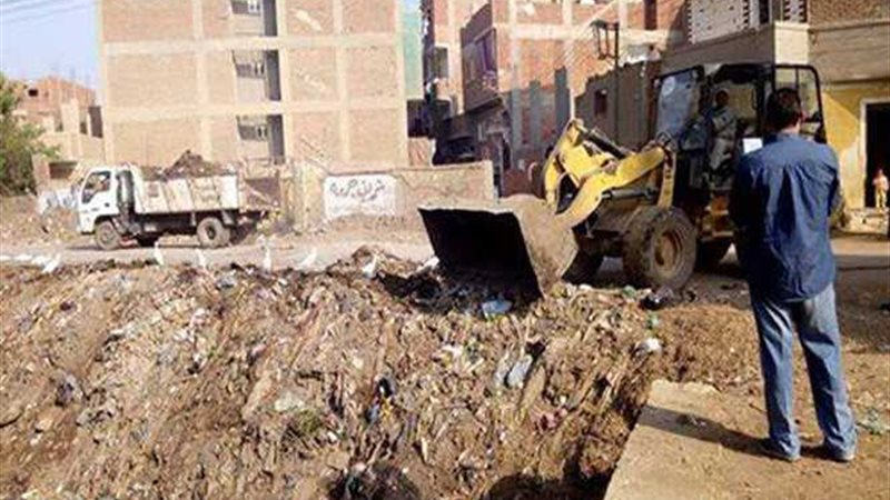 بالصور.. رفع 50 طن