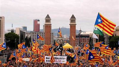 المحكمة الدستورية في مدريد تلغي قوانين سمحت لكتالونيا بإجراء استفتاء الانفصال‎