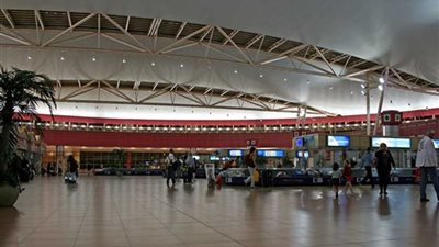 مطار شرم الشيخ يستقبل الوفود المشاركة فى منتدى 
