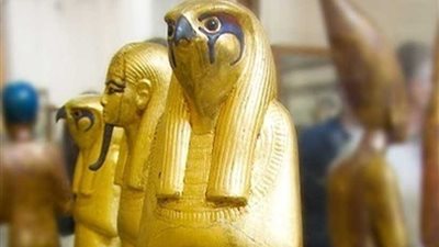 ضبط فلاح بحوزته 6 تماثيل ذهبية و5 عملات أثرية ببني سويف