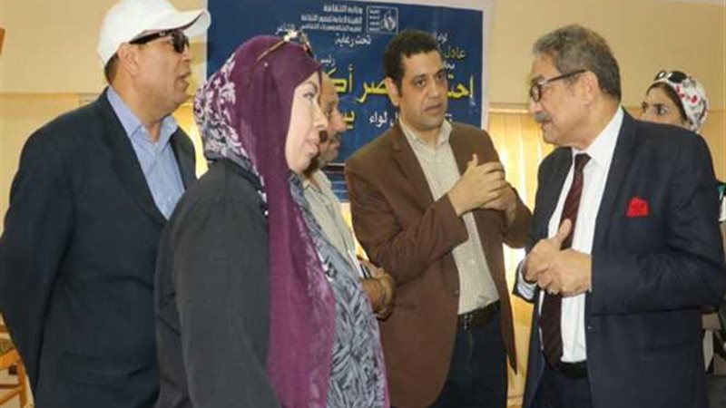 أشرف عامر يتفقد بيت