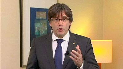 زعيم كتالونيا يسلم نفسه للشرطة البلجيكية