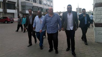 بالصور.. شريف منير يتقدم بأوراق ترشحه لانتخابات الزمالك