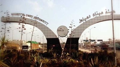 صالح: انطلاق تطبيقات الهواتف الذكية لخدمة المتعاملين مع ميناء دمياط