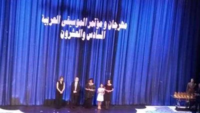 الحلاني وآيات وأميمة التونسية على المسرح الكبير