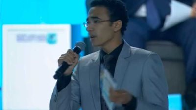 السيسي يسمح لشاب مصري بالحديث عن تجربته أمام شباب العالم