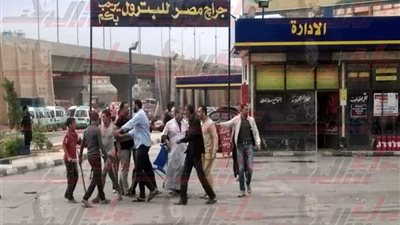 بالصور.. مشاجرة عنيفة بشارع المعهد الديني بدمنهور