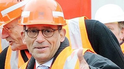 عازر: تتقدم الأمم بالبحث العلمي وتطبيقه في الحياة العملية