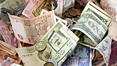 استقرار نسبي في أسعار الدولار بالبنوك في بداية التعاملات الصباحية اليوم