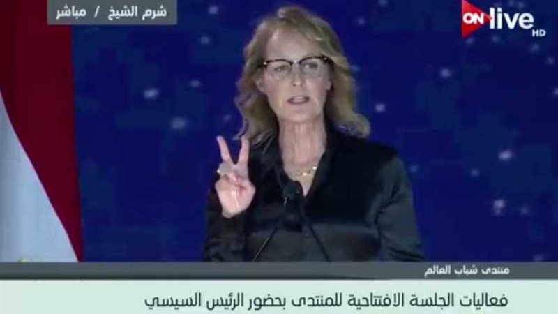 بالفيديو - هيلن هانت