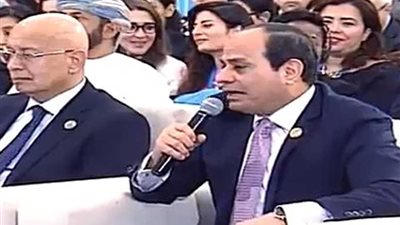 السيسي عن تولي المرأة مناصب قيادية: عايزين رئيسة وزراء؟!