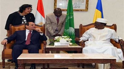 السيسي يبحث مع رئيس تشاد تعظيم التعاون في جميع المجالات