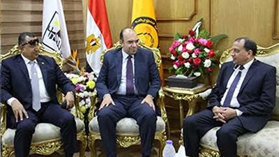 القيادات الرقابية والأمنية تهنئ رئيس جامعة بني سويف