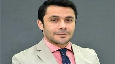 أحمد حسن ينهي الجدل حول إعلانات 