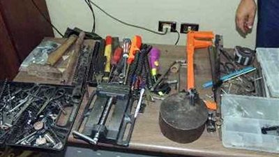 «الداخلية»: ضبط عاطل يدير ورشة تصنيع أسلحة نارية بالمنيا
