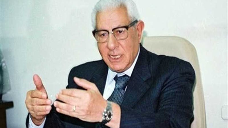 مكرم محمد أحمد: منتدى