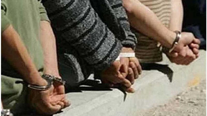 ضبط 8 أشخاص يقودون