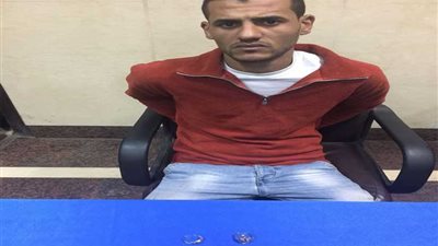 سقوط عامل بلاط بحوزته مشغولات ذهبية مسروقة
