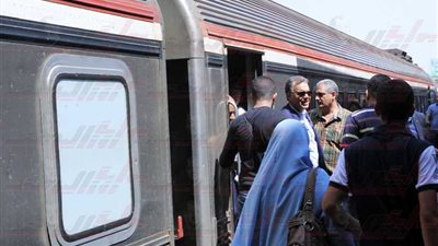 وزير النقل يرصد تعديات السكة الحديد في خط الشرق